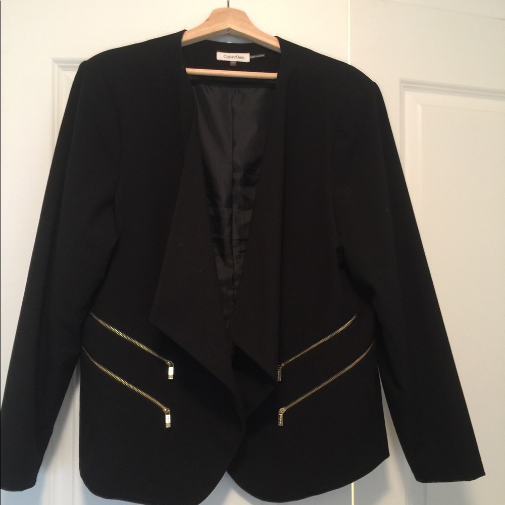 Sleek Calvin Klein Blazer - lightly worn